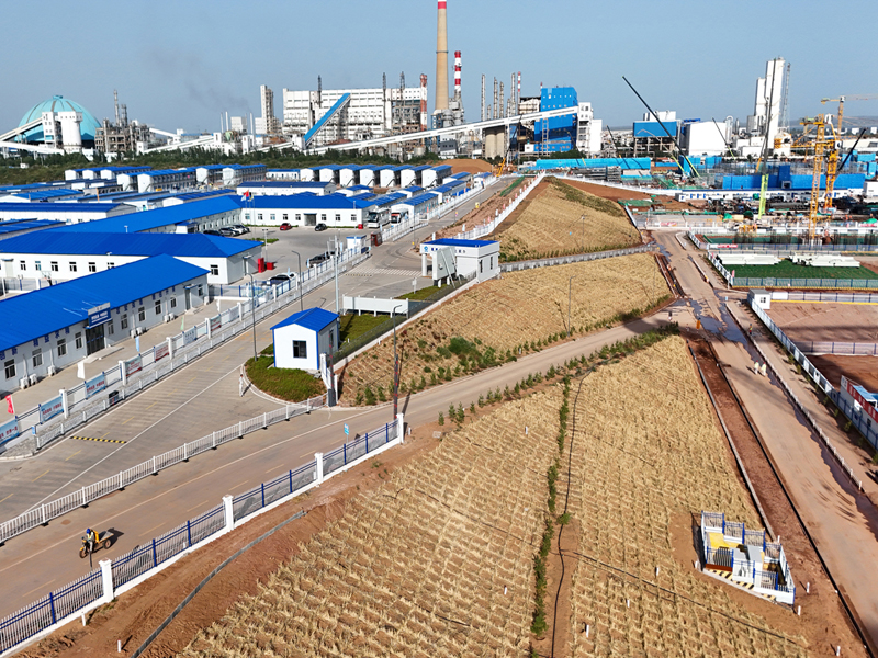 中煤西北能源烏審旗煤電一體化工程臨建區(qū)護坡綠化工程
